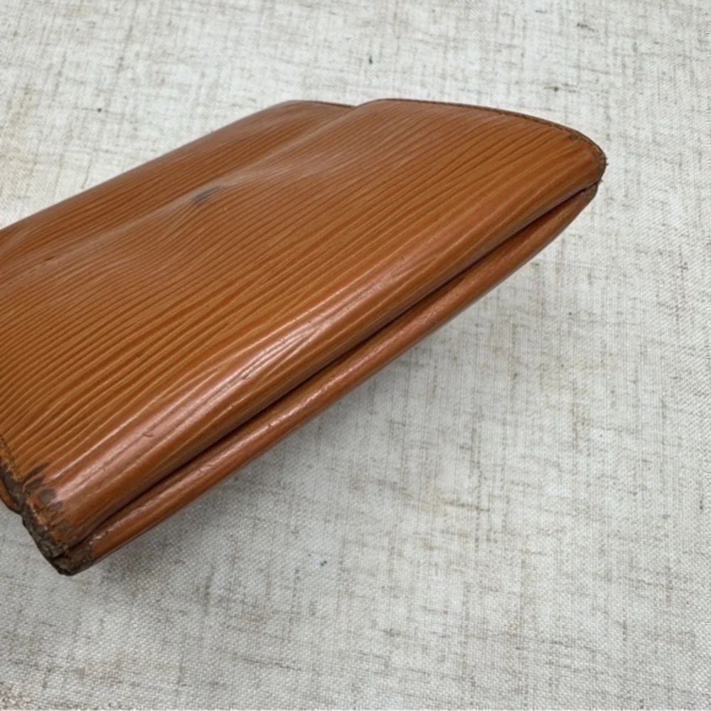 AUTHENTIC Louis Vuitton Marco Wallet. Color: Brown